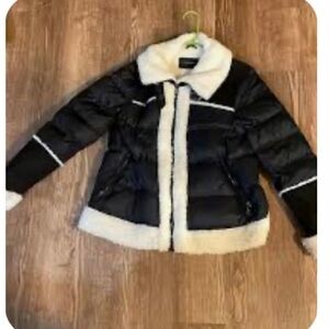 Women’s Tahari Faux Shearling Jacket
Sz XL